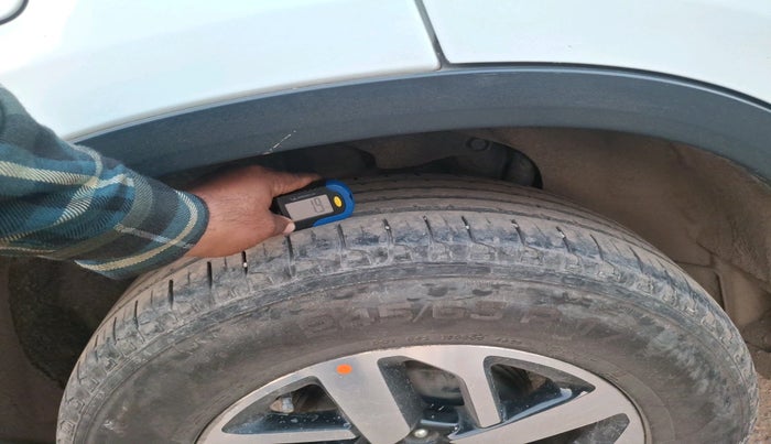 2021 Tata Harrier XZA PLUS 2.0L, Diesel, Automatic, 91,882 km, tyre