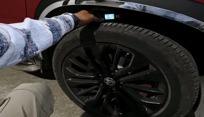 2021 MG HECTOR PLUS SHARP 2.0 DIESEL TURBO MT 6-STR, Diesel, Manual, 29,431 km, tyre