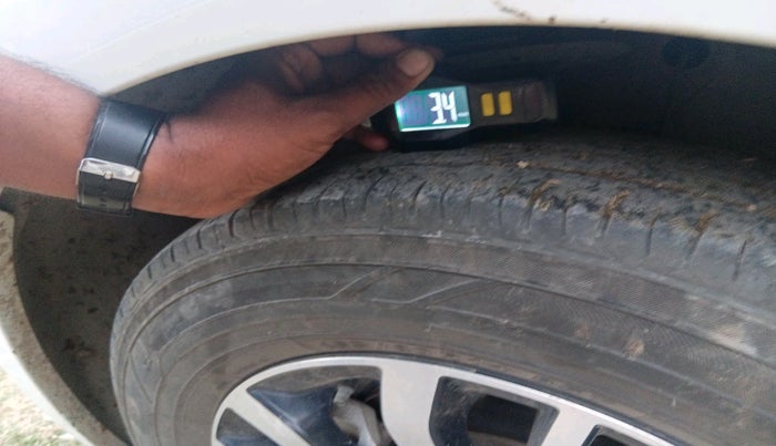 2022 Maruti Swift VXI, Petrol, Manual, 73,564 km, tyre