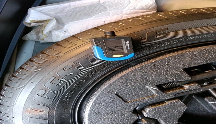 2018 Hyundai Creta SX (O) 1.6 DIESEL, Diesel, Manual, 1,06,820 km, tyre