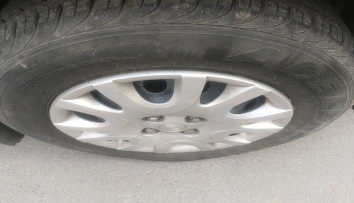 2011 Hyundai i20 MAGNA 1.2, Petrol, Manual, 27,145 km, tyre