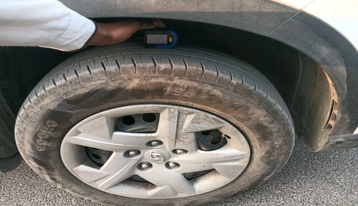 2022 Hyundai VENUE S 1.2, Petrol, Manual, 78,642 km, tyre