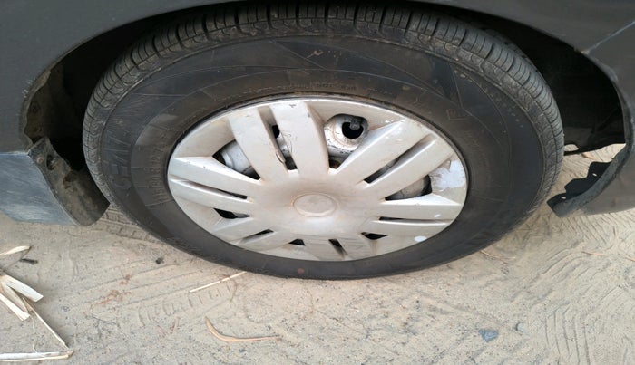 2017 Maruti Alto 800 LXI, Petrol, Manual, 1,26,023 km, tyre