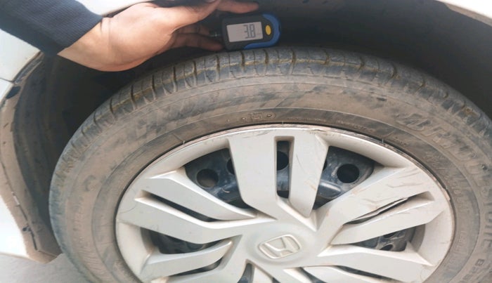 2014 Honda City 1.5L I-VTEC SV, Petrol, Manual, 1,02,502 km, tyre