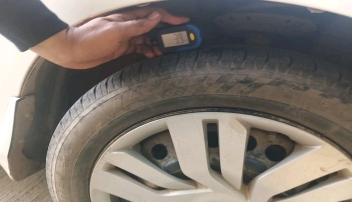 2014 Honda City 1.5L I-VTEC SV, Petrol, Manual, 1,02,502 km, tyre