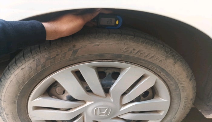 2014 Honda City 1.5L I-VTEC SV, Petrol, Manual, 1,02,502 km, tyre