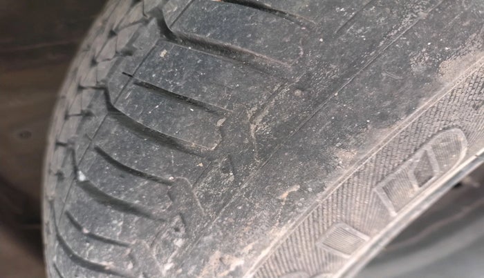 2020 Mahindra XUV500 W7, Diesel, Manual, 1,01,281 km, tyre