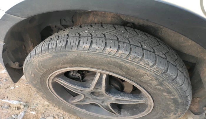 2020 Mahindra XUV500 W7, Diesel, Manual, 1,01,281 km, tyre