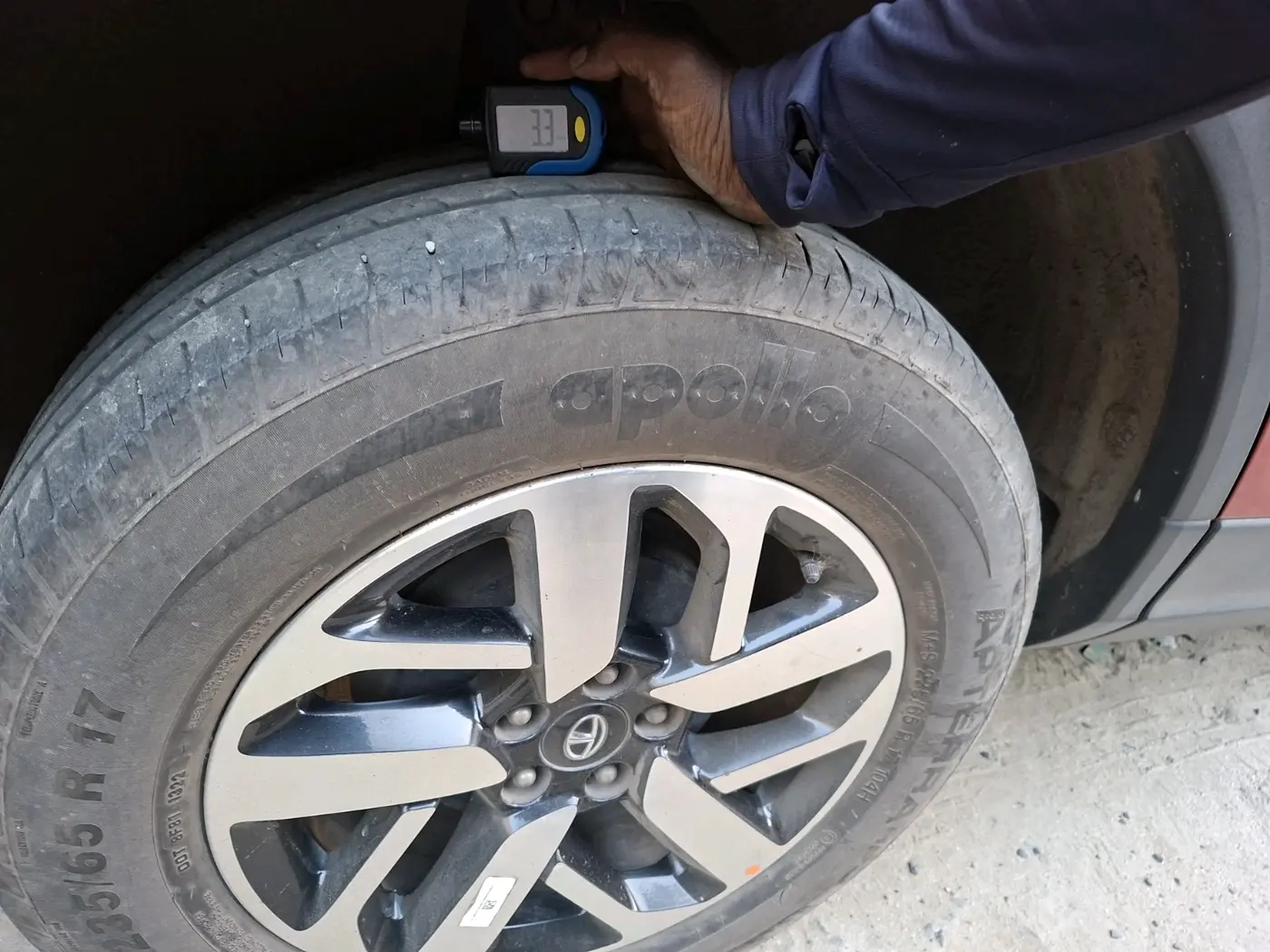 2022 Tata Harrier XZA PLUS 2.0L, Diesel, Automatic, 31,055 km, tyre