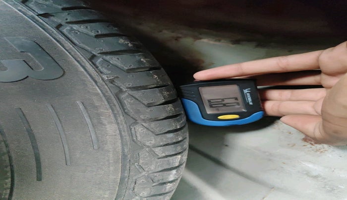 2016 Fiat Punto EVO DYNAMIC 1.2, Petrol, Manual, 1,36,592 km, tyre