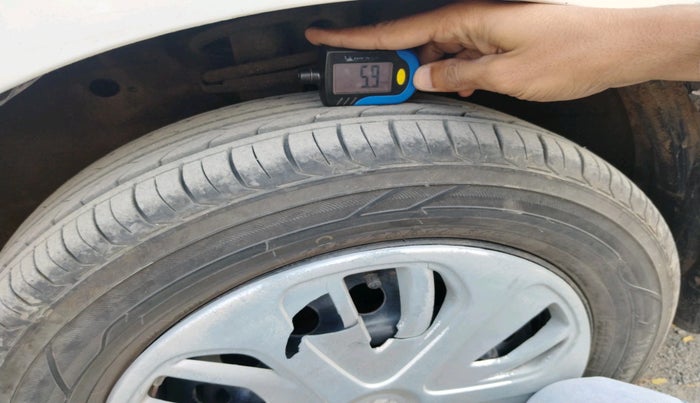 2016 Maruti Wagon R 1.0 VXI AMT, Petrol, Automatic, 52,749 km, tyre