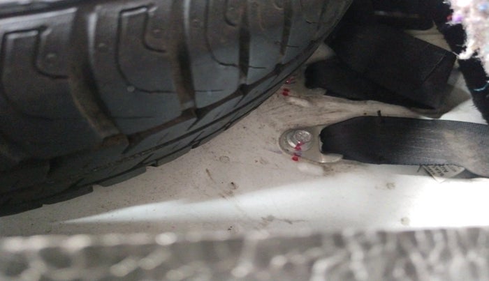 2016 Maruti Wagon R 1.0 VXI AMT, Petrol, Automatic, 52,749 km, tyre