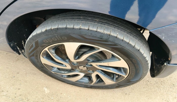 2021 Maruti Baleno ZETA PETROL 1.2, Petrol, Manual, 2,36,404 km, tyre