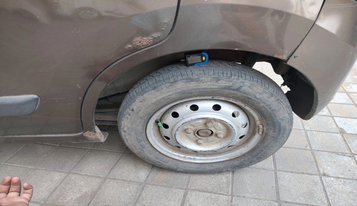 2012 Maruti Wagon R 1.0 LXI CNG, Petrol, Manual, 1,46,494 km, tyre