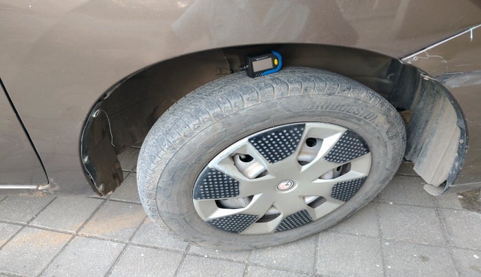 2012 Maruti Wagon R 1.0 LXI CNG, Petrol, Manual, 1,46,494 km, tyre