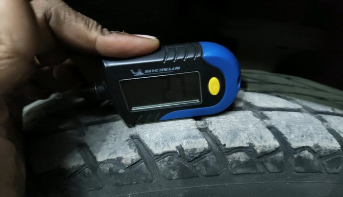 2011 Maruti Wagon R 1.0 LXI, Petrol, Manual, 1,02,797 km, tyre