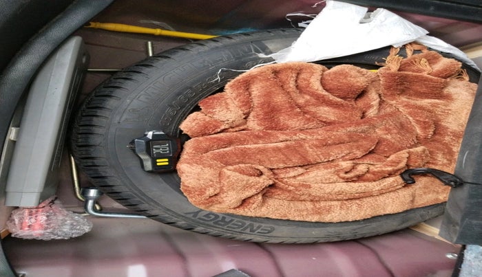 2010 Honda Jazz 1.2 L I-VTEC SELECT, Petrol, Manual, 20,029 km, tyre