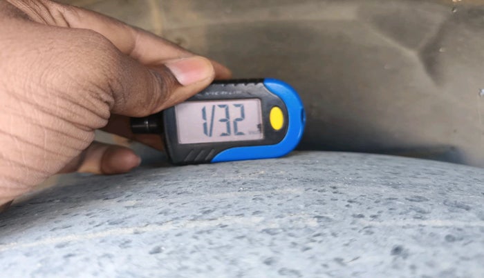 2016 Mahindra XUV500 W10, Diesel, Manual, 75,000 km, tyre