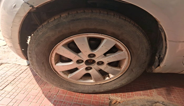 2011 Maruti Ritz ZXI, Petrol, Manual, 64,164 km, tyre