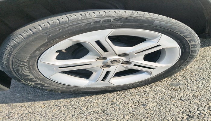 2022 Renault Kiger RXT MT, Petrol, Manual, 52,480 km, tyre