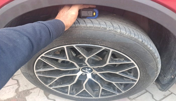 2024 MG ASTOR Select 1.5 CVT (Ivory), Petrol, Automatic, 11,759 km, tyre