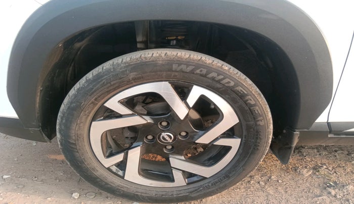 2023 Nissan MAGNITE XV MT, Petrol, Manual, 39,301 km, tyre