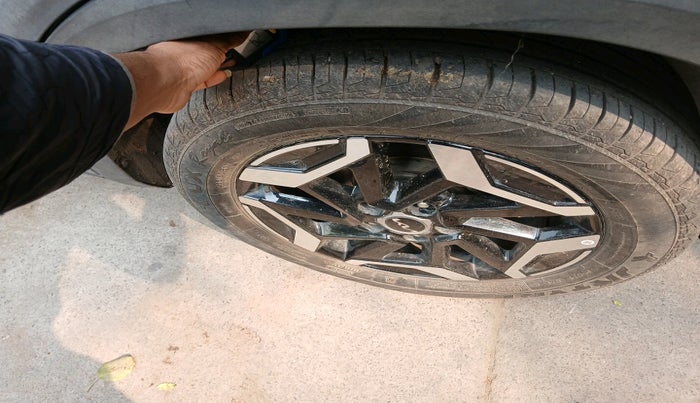 2024 KIA SELTOS  HTX 1.5 PETROL CVT, Petrol, Automatic, 17,873 km, tyre