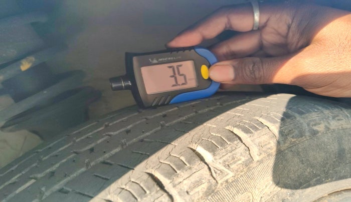 2016 Maruti Alto K10 VXI, Petrol, Manual, 42,999 km, tyre