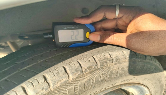 2016 Maruti Alto K10 VXI, Petrol, Manual, 42,999 km, tyre