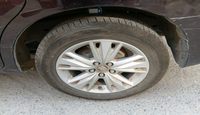 2019 Toyota Innova Crysta 2.8 ZX AT 7 STR, Diesel, Automatic, 58,559 km, tyre