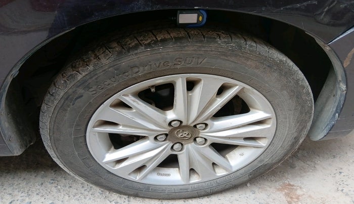 2019 Toyota Innova Crysta 2.8 ZX AT 7 STR, Diesel, Automatic, 58,559 km, tyre