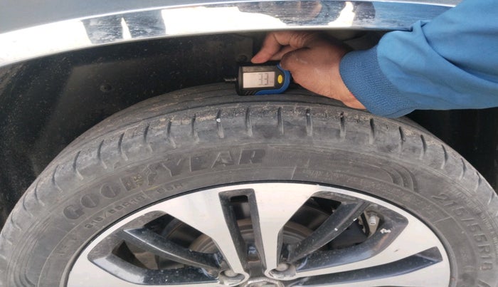 2021 MG HECTOR PLUS SHARP 2.0 DIESEL TURBO MT 6-STR, Diesel, Manual, 1,29,189 km, tyre