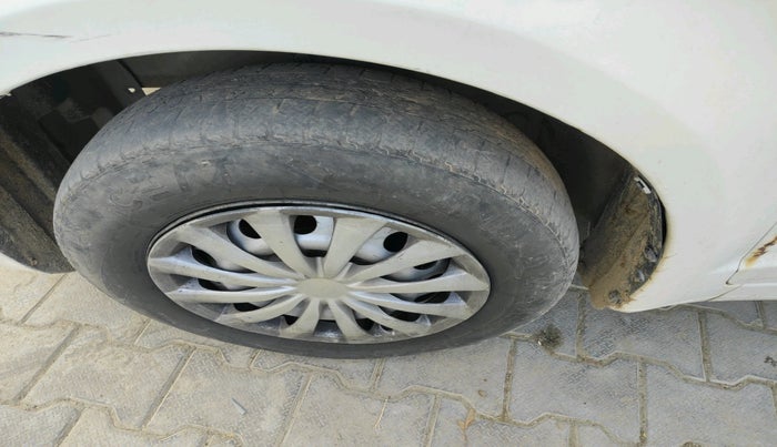 2015 Maruti Swift Dzire LDI, Diesel, Manual, 98,052 km, tyre