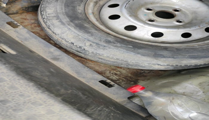 2015 Maruti Swift Dzire LDI, Diesel, Manual, 98,052 km, tyre