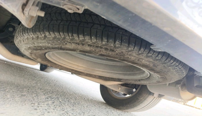 2017 Mahindra XUV500 W10, Diesel, Manual, 1,26,131 km, tyre