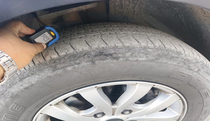 2017 Mahindra XUV500 W10, Diesel, Manual, 1,26,131 km, tyre