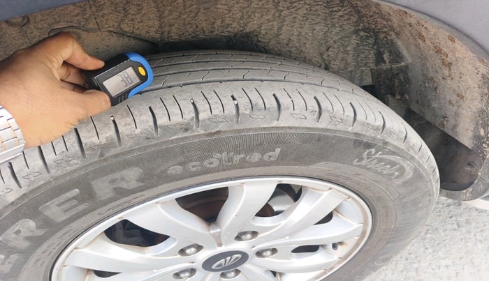 2017 Mahindra XUV500 W10, Diesel, Manual, 1,26,131 km, tyre