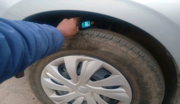 2024 Maruti Swift VXi (O) AMT, Petrol, Automatic, 15,582 km, tyre