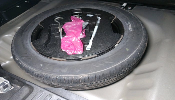 2021 Maruti Vitara Brezza VXI, Petrol, Manual, 15,921 km, tyre