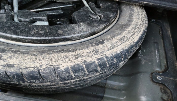 2015 Hyundai Creta SX (O) 1.6 DIESEL, Diesel, Manual, 1,86,124 km, tyre