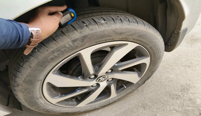 2022 Toyota Glanza V, Petrol, Manual, 20,776 km, tyre