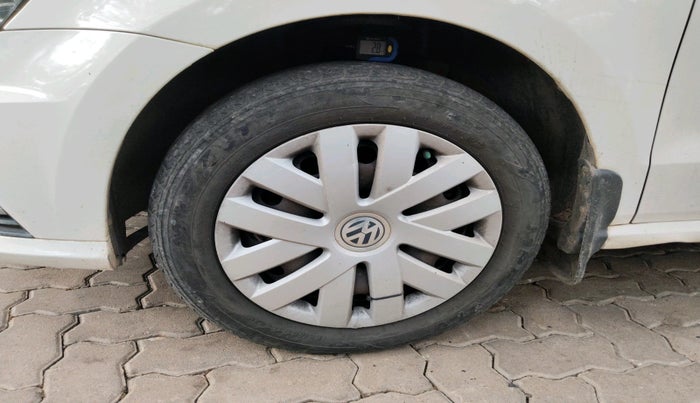 2016 Volkswagen Ameo COMFORTLINE 1.2L, Petrol, Manual, 89,467 km, tyre