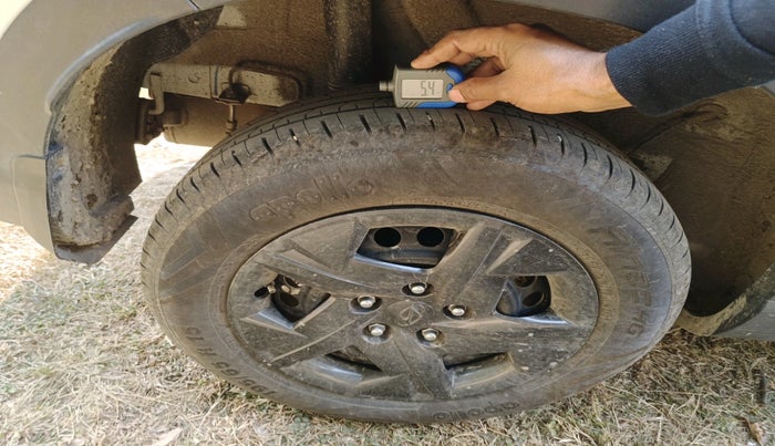 2025 Hyundai VENUE S(O) 1.2, Petrol, Manual, 8,598 km, tyre