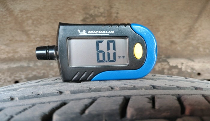 2010 Mahindra Xylo E2, Diesel, Manual, 1,55,113 km, tyre