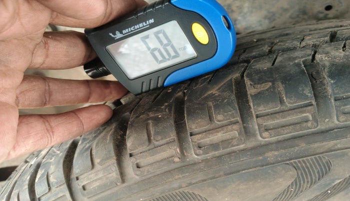 2010 Mahindra Xylo E2, Diesel, Manual, 1,55,113 km, tyre