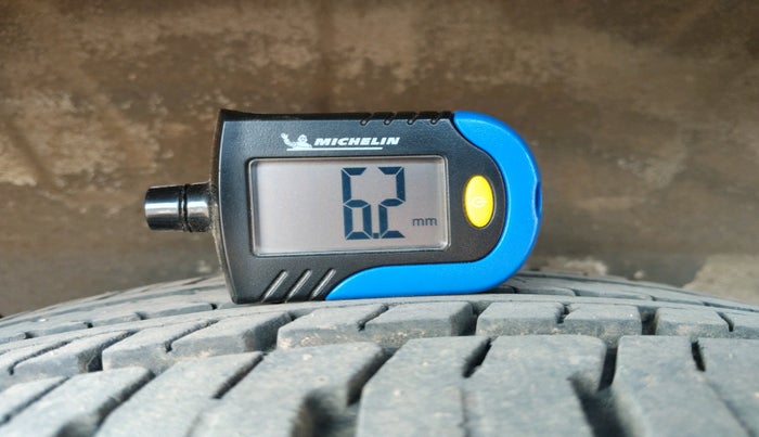 2010 Mahindra Xylo E2, Diesel, Manual, 1,55,113 km, tyre