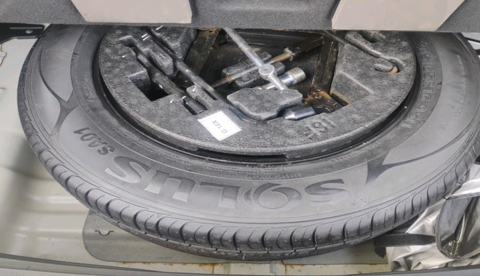 2016 Hyundai Creta SX PLUS AT 1.6 DIESEL, Diesel, Automatic, 1,07,289 km, tyre