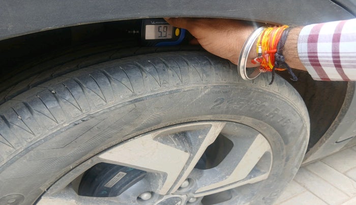 2022 KIA SONET HTX 1.5, Diesel, Manual, 76,138 km, tyre