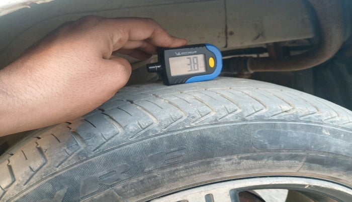 2011 Maruti A Star VXI (ABS) AT, Petrol, Automatic, 48,832 km, tyre