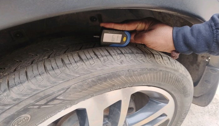 2018 Tata Hexa XTA 4X2 7 STR, Diesel, Automatic, 94,296 km, tyre